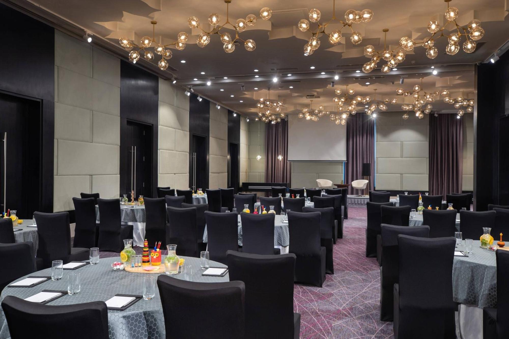 Renaissance Bengaluru Race Course Hotel Bagian luar foto