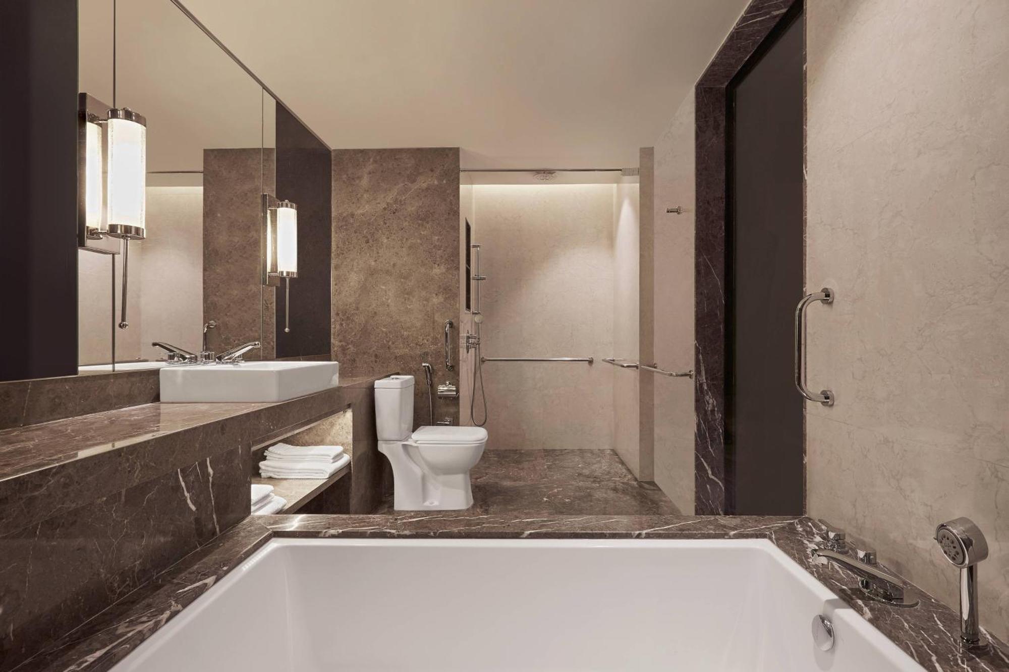 Renaissance Bengaluru Race Course Hotel Bagian luar foto