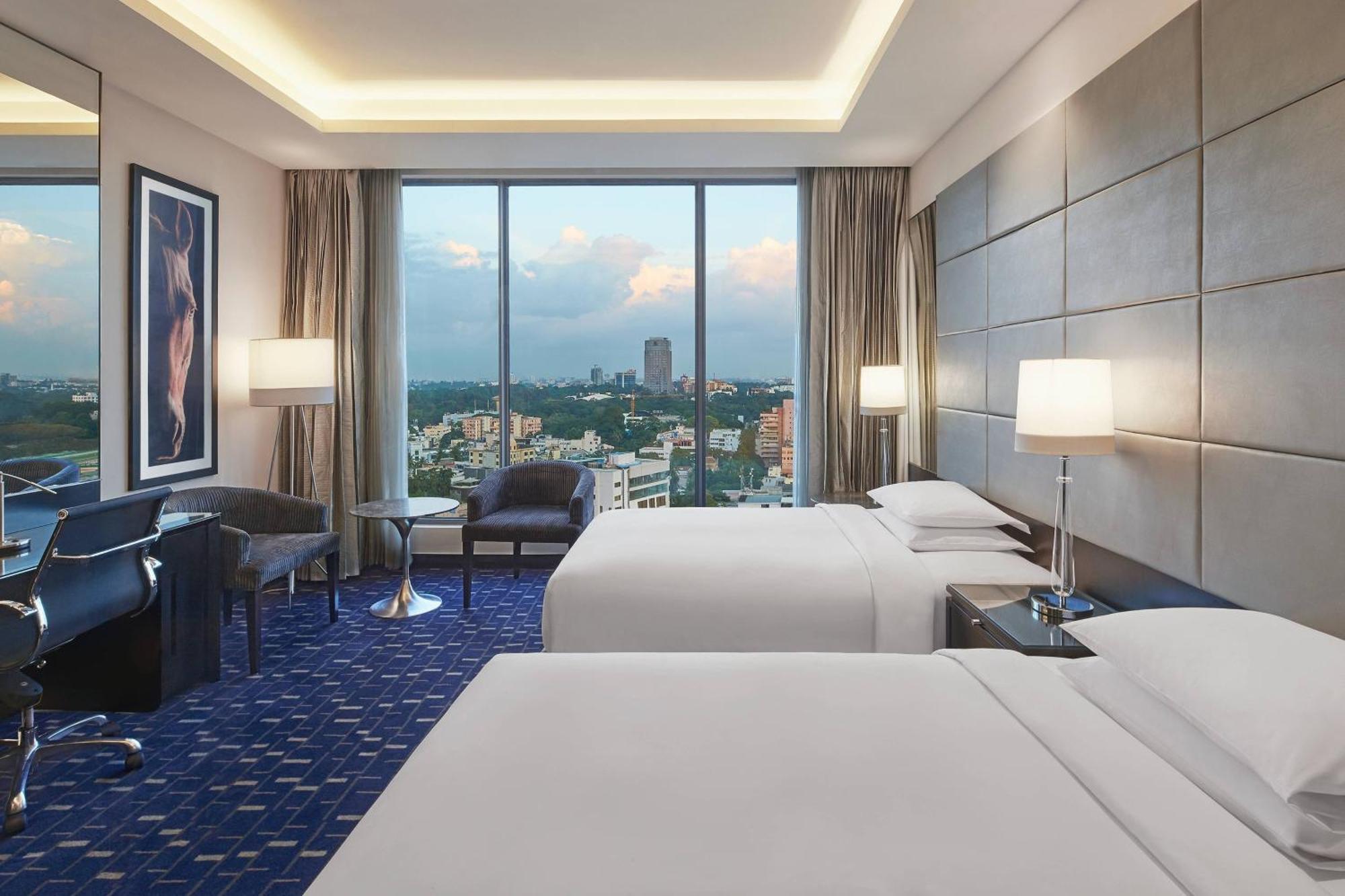 Renaissance Bengaluru Race Course Hotel Bagian luar foto