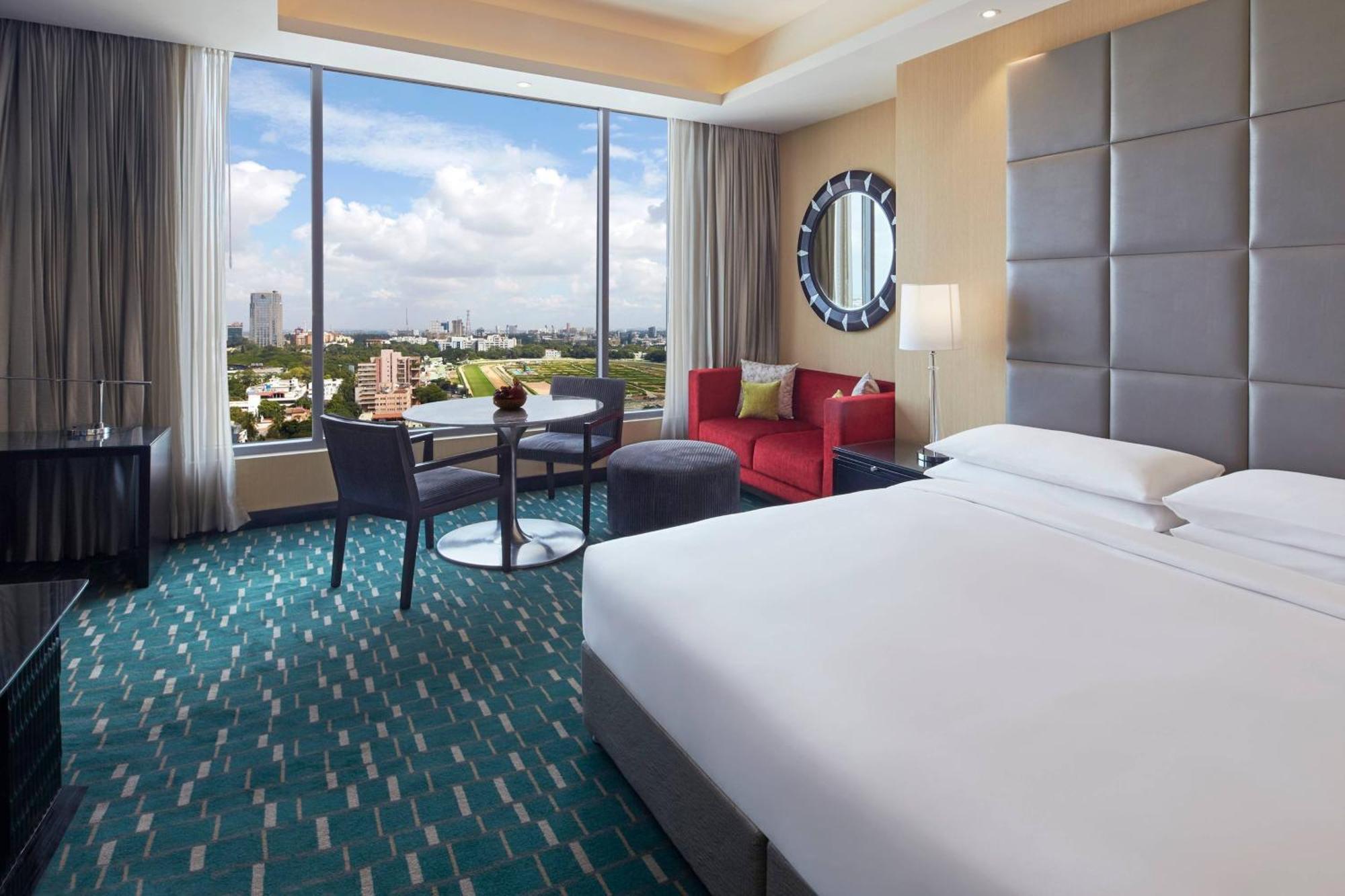 Renaissance Bengaluru Race Course Hotel Bagian luar foto