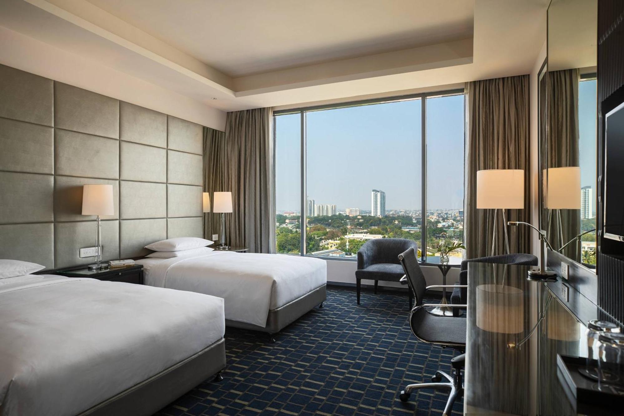 Renaissance Bengaluru Race Course Hotel Bagian luar foto